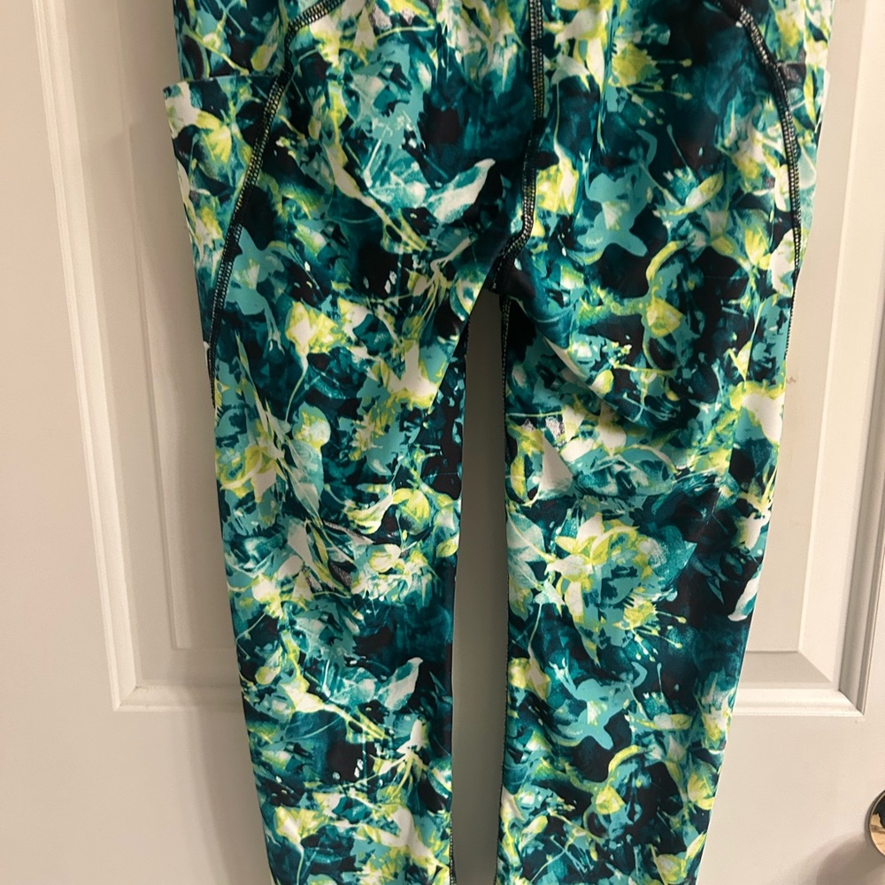 Xersion Quick-Dri Capri - Picture 10 of 11